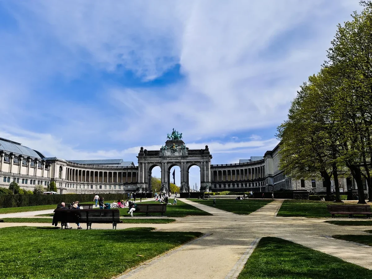 Cinquantenaire-boog in het Parc du Cinquantenaire, Europese Wijk van Brussel
